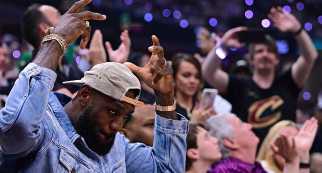 关于国王杯冲刺阶段再迎强敌，多伦多猛龙伤情更新，主帅态度——引发热议，更衣室氛围转暖的信息