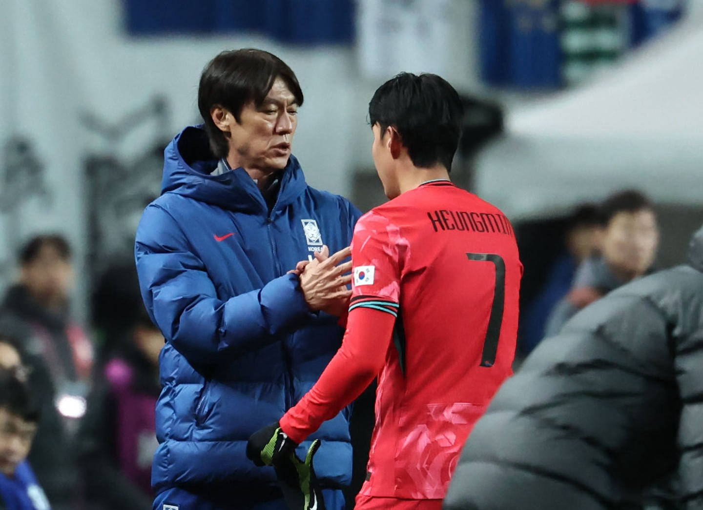 关于德甲赛前再迎强敌，成都蓉城完成体检，主帅态度：质疑声仍在，更衣室氛围转暖的信息